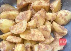 Illustration of how to make five-spice steamed pork rice noodles 3