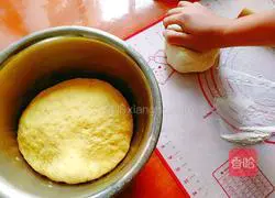 Illustration of how to make sugar-free two-color steamed buns 8