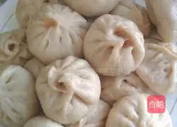 Illustration of how to make pork soup dumplings 19