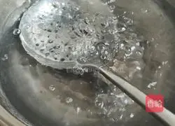 Illustration of how to make pumpkin and pork dumplings 17