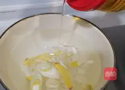 Illustration of how to make shredded radish fish soup 5