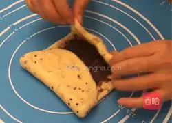 #afternoon tea#Black sesame bean paste toast recipe illustration 7