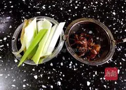 Illustration of braised pork belly 6