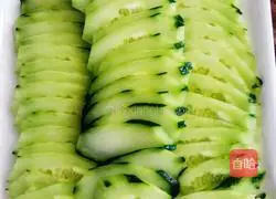 Illustration of the method of stinging the head with vinegar 1