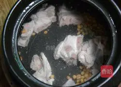 Soybean and Bitter Melon Bone Soup Recipe Illustration 5