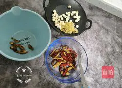 Illustration of how to make red dates, lotus seeds, lily and white fungus soup 6