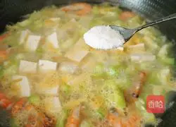 Luffa Illustration of how to make shrimp and tofu soup 12