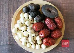 Lotus seed, red date and longan soup recipe 1