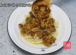 Illustration of how to make fried egg noodles with fried sauce 9