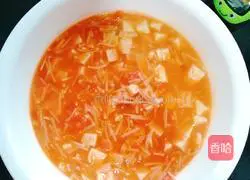 Illustration of how to make tomato sauce and tofu soup 10