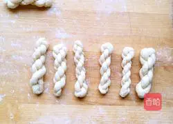 Illustration of how to make soft twists 8