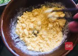 Illustration of how to make vegetable cornmeal steamed buns 2