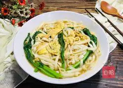 Illustration of how to make chrysanthemum egg noodle soup 10