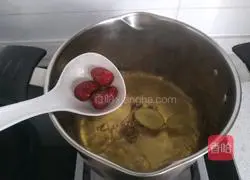 Illustration of how to make sweet longan, red date and egg soup 8