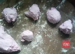 Illustration of how to make purple sweet potato pork buns 8