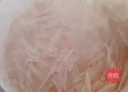 Illustration of hand-rolled radish noodles 4