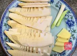 Illustration of how to make winter bamboo shoots and old duck soup 3