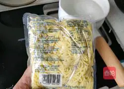 Illustration of how to make egg fried noodles (Chezi noodles) 2