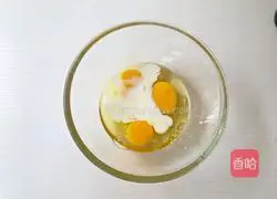 Illustration of how to make scrambled eggs with crab sticks 4