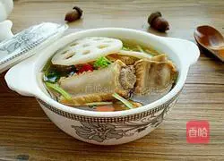 Illustration of how to make pork ribs and lotus root soup 10