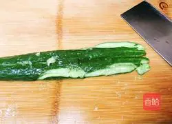 Illustration of how to shoot cucumbers 3