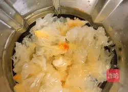 Illustration of how to make red dates, longan and white fungus soup (beautiful soup) 2