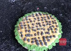 Illustration of how to make sunflower steamed buns 9