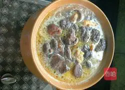 Illustration of how to make mushroom stewed chicken 6