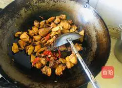 Illustration of the family version of large plate chicken 3