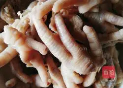 Lemon Phoenix Illustration of how to make claws 1