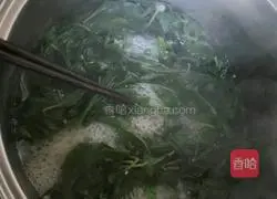  Illustration of how to make wolfberry leaf fish soup 6