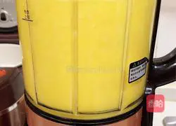 Illustration of how to make sweet pumpkin corn juice 7