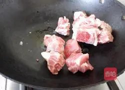 Illustration of how to cook pork ribs with carrots 3