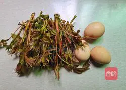 Illustration of how to make Chinese toon scrambled eggs 1