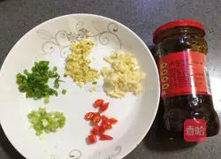 Illustration of how to make steamed pork ribs with black bean sauce 2