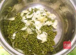 Lily Mung Bean Soup Recipe Illustration 2