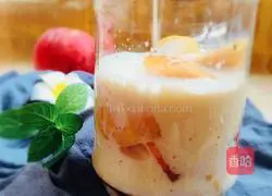 Illustration of how to make peach milkshake 4