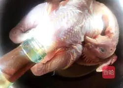 Illustration of how to make braised three-yellow chicken 2