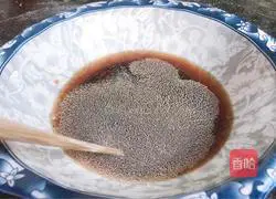 Like the illustration of how to make piggy steamed buns 3