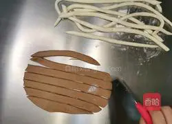 Illustration of how to make cocoa hydrangea bag 7