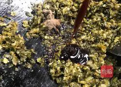 Illustration of how to make stuffed buns with lotus root and pickled cabbage 10