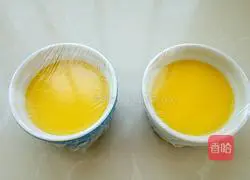 Illustration of how to make steamed egg custard with minced meat 5