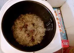 Illustration of how to make longan, red dates and white fungus soup 8