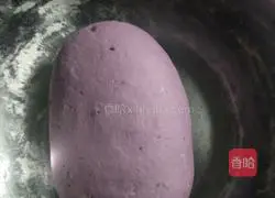 Illustration of how to make pumpkin and purple potato rolls 3