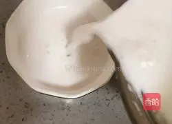 Illustration of how to make peanut rice milk 9