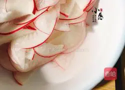 Illustration of how to make red radish and rose flowers 7