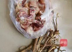 Illustration of how to make five-finger peach chicken soup 1