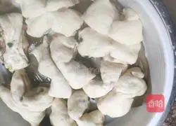 Illustration of how to make scallion rolls 7