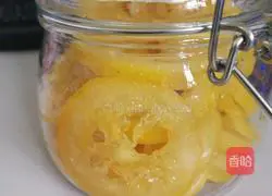 Illustration of how to make lemon slices 10