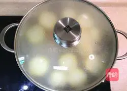 Illustration of how to make braised pork ribs with carrots, horseshoes and corn 9